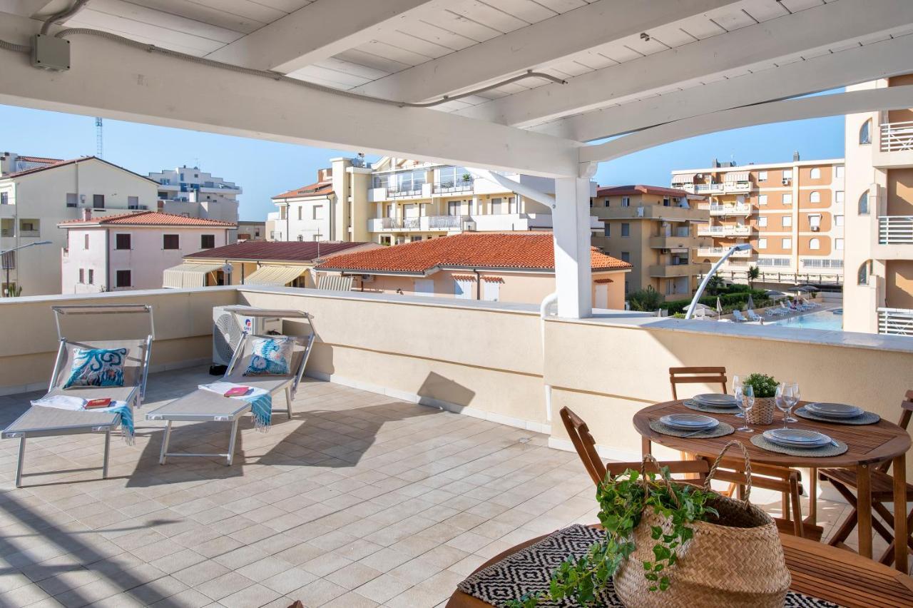 Pufferfish Apartment With Private Terrace Alghero Esterno foto