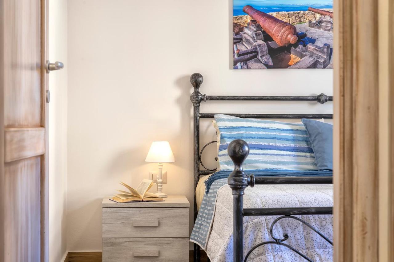 Pufferfish Apartment With Private Terrace Alghero Esterno foto